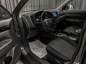 Внедорожник Mitsubishi Outlander 2020 года, 1970000 рублей, Красноярск