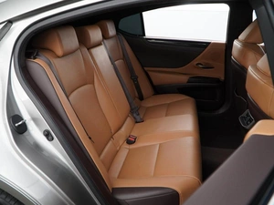 Седан Lexus ES 2020 года, 3770090 рублей, Москва
