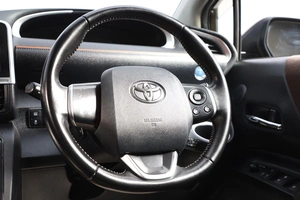 Минивэн Toyota Sienta 2018 года, 1579000 рублей, Новосибирск