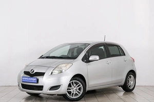 Хетчбэк Toyota Vitz 2010 года, 739000 рублей, Красноярск