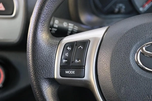 Хетчбэк Toyota Vitz 2014 года, 819000 рублей, Омск