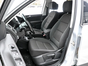 Внедорожник Volkswagen Tiguan 2011 года, 1050000 рублей, Волгоград