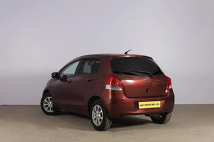 Хетчбэк Toyota Vitz 2009 года, 689000 рублей, Новосибирск