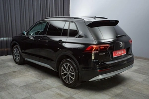 Внедорожник Volkswagen Tiguan 2019 года, 2457000 рублей, Красноярск