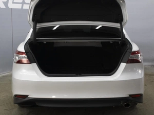 Седан Toyota Camry 2018 года, 2870000 рублей, Омск