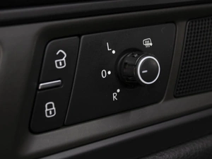 Внедорожник Volkswagen Touareg 2012 года, 1800000 рублей, Омск