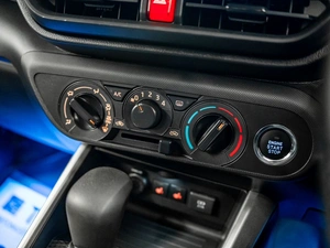 Внедорожник Toyota Raize 2020 года, 1650000 рублей, Красноярск