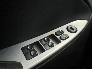 Хетчбэк Hyundai Solaris 2015 года, 935000 рублей, Красноярск