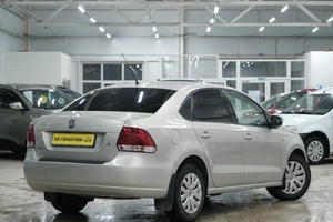 Седан Volkswagen Polo 2012 года, 719000 рублей, Омск
