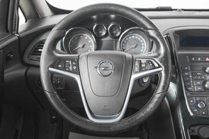 Хетчбэк Opel Astra GTC 2012 года, 729000 рублей, Кемерово