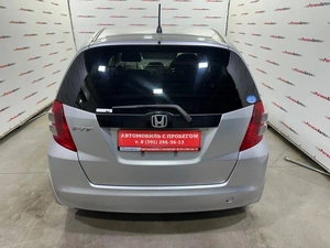 Хетчбэк Honda Fit 2009 года, 529000 рублей, Красноярск