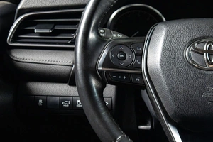 Седан Toyota Camry 2021 года, 2649000 рублей, Сургут