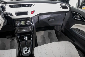 Хетчбэк Citroen DS 3 2012 года, 949000 рублей, Барнаул