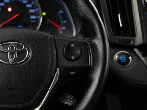 Внедорожник Toyota RAV4 2013 года, 1997444 рублей, Москва