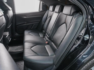 Седан Toyota Camry 2018 года, 2299000 рублей, Сургут