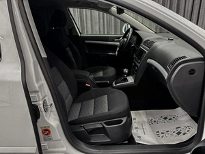 Лифтбек Skoda Octavia 2011 года, 735000 рублей, Красноярск