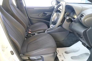 Хетчбэк Toyota Yaris 2021 года, 1229000 рублей, Омск