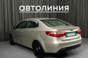 Седан Kia Rio 2013 года, 750000 рублей, Красноярск