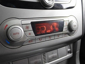 Хетчбэк Ford Focus 2009 года, 680000 рублей, Омск