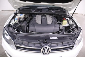 Внедорожник Volkswagen Touareg 2012 года, 2200000 рублей, Брянск