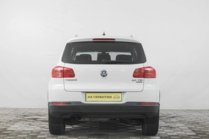 Внедорожник Volkswagen Tiguan 2011 года, 1409000 рублей, Кемерово