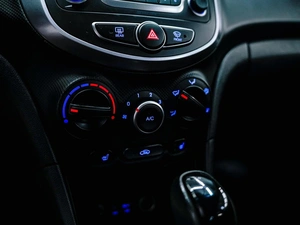 Седан Hyundai Solaris 2015 года, 990000 рублей, Красноярск