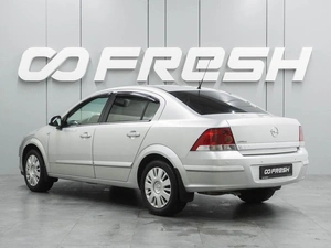 Седан Opel Astra 2011 года, 739000 рублей, Воронеж