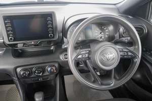 Хетчбэк Toyota Yaris 2021 года, 1439000 рублей, Кемерово