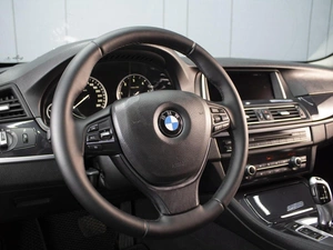Седан BMW 5 серия 2015 года, 1700000 рублей, Омск