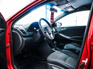 Седан Hyundai Solaris 2015 года, 990000 рублей, Красноярск