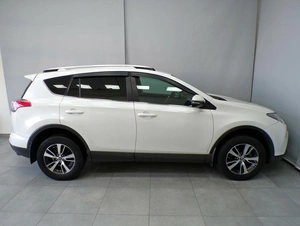 Внедорожник Toyota RAV4 2016 года, 2564700 рублей, Красноярск