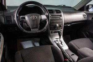 Седан Toyota Corolla 2011 года, 1199000 рублей, Сургут
