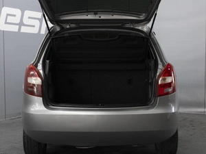 Хетчбэк Skoda Fabia 2010 года, 590000 рублей, Омск