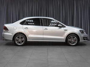 Седан Volkswagen Polo 2018 года, 1609000 рублей, Тюмень
