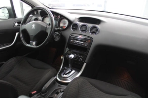 Хетчбэк Peugeot 308 2011 года, 450000 рублей, Красноярск