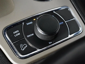 Внедорожник Jeep Grand Cherokee 2014 года, 1881900 рублей, Казань