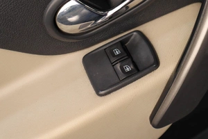 Седан Renault Logan 2017 года, 969000 рублей, Челябинск