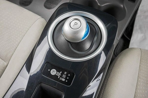 Хетчбэк Nissan Leaf 2011 года, 849000 рублей, Барнаул
