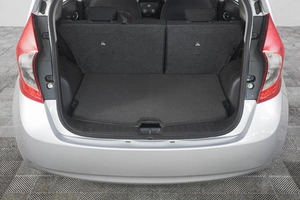 Хетчбэк Nissan Note 2012 года, 909000 рублей, Кемерово