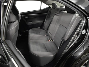 Седан Toyota Corolla 2018 года, 1698100 рублей, Казань