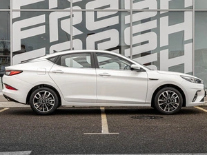 Лифтбек JAC J7 2023 года, 1440000 рублей, Краснодар