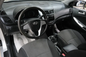 Хетчбэк Hyundai Solaris 2013 года, 969000 рублей, Омск