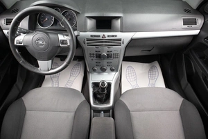 Хетчбэк Opel Astra 2010 года, 599000 рублей, Оренбург
