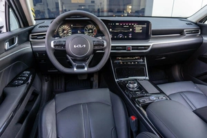 Седан Kia K5 2025 года, 3299000 рублей, Саратов