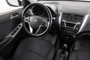 Седан Hyundai Solaris 2015 года, 899000 рублей, Красноярск