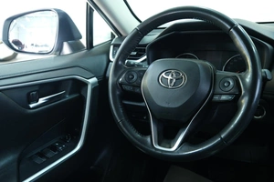 Внедорожник Toyota RAV4 2021 года, 3799000 рублей, Омск