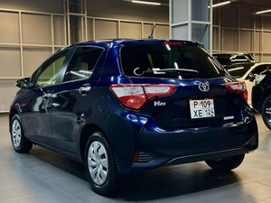 Хетчбэк Toyota Vitz 2019 года, 1097000 рублей, Красноярск