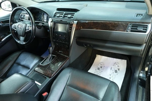 Седан Toyota Camry 2016 года, 2339000 рублей, Омск
