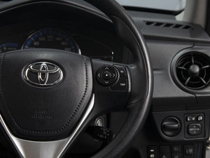 Универсал Toyota Corolla Fielder 2018 года, 1450000 рублей, Омск