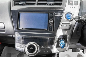 Универсал Toyota Prius Alpha 2014 года, 1249000 рублей, Барнаул